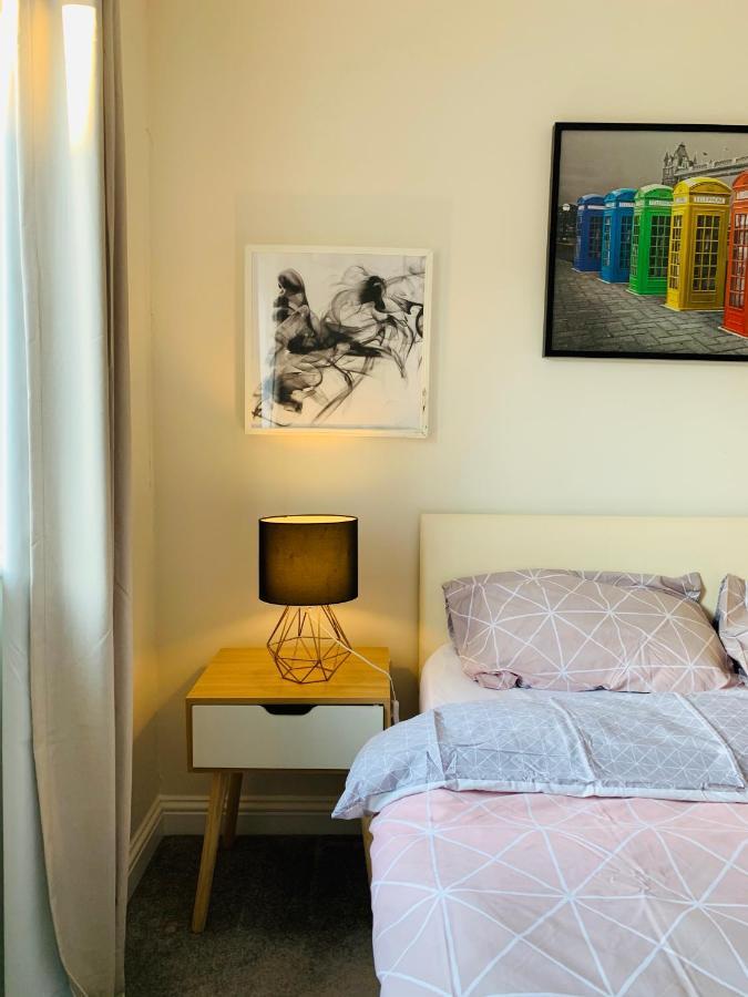 Alpha, Private Double Room, City Centre, Free Parking, Sittingbourne, Kent Luaran gambar